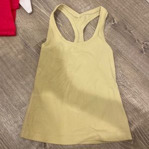 LULULEMON nulu top!